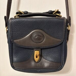 Vintage Dooney & Bourke All Weather Leather Turnlock Cross Body Authenticated
